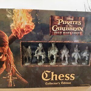 GAME BOARD PIRATES OF CARRIBEAN CHESS SPECIAL EDITION